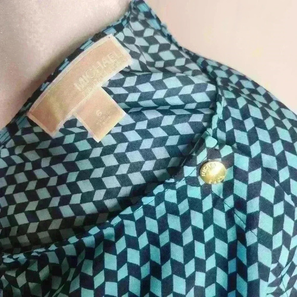 Michael Michael Kors women's blue geometric button down sleeveless blouse size 6 - Picture 4 of 9